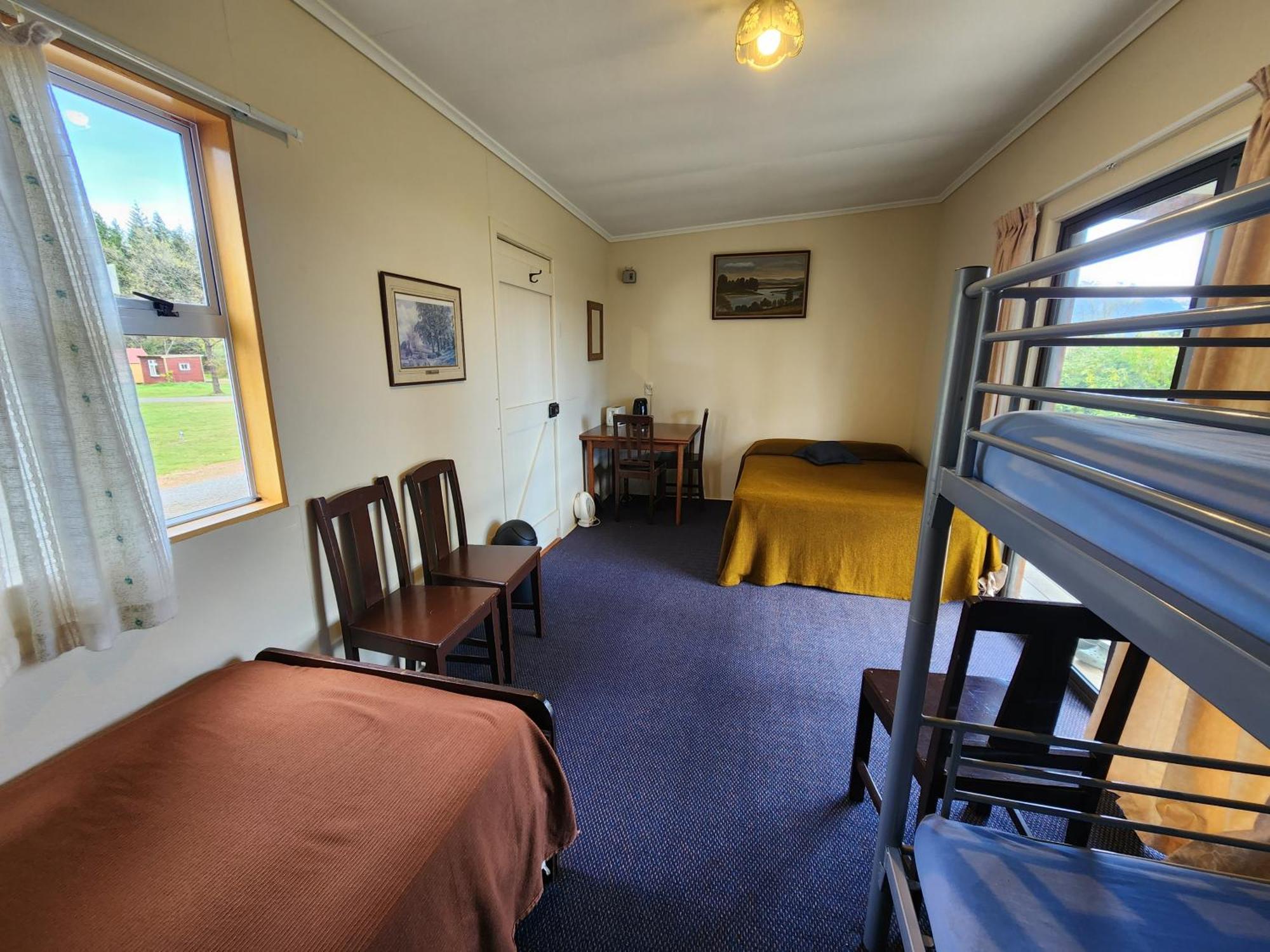Manapouri Holiday Park Ngoại thất bức ảnh