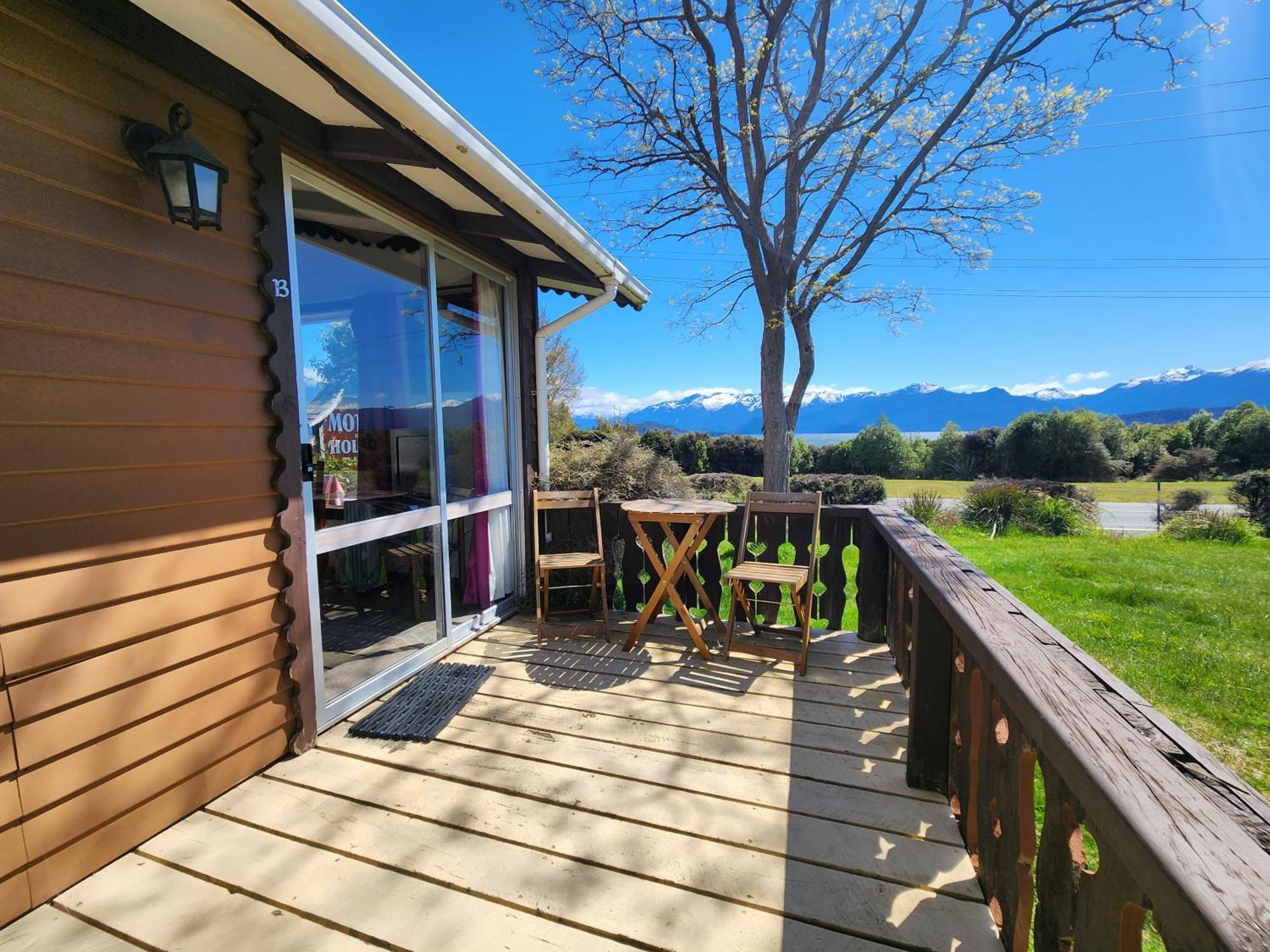 Manapouri Holiday Park Ngoại thất bức ảnh