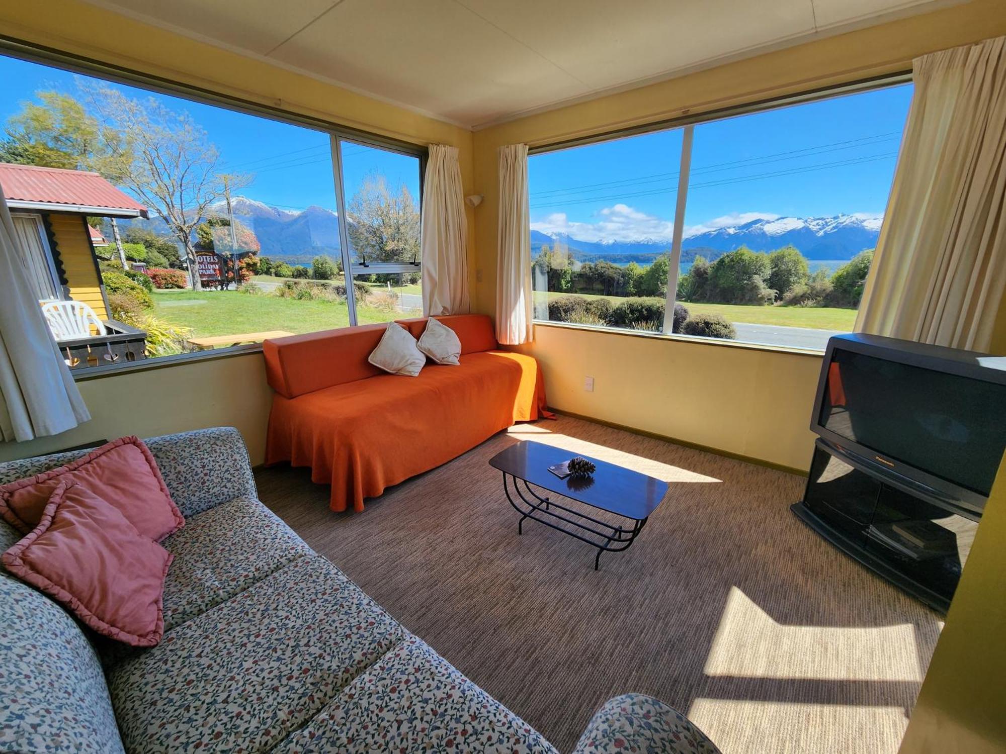 Manapouri Holiday Park Ngoại thất bức ảnh